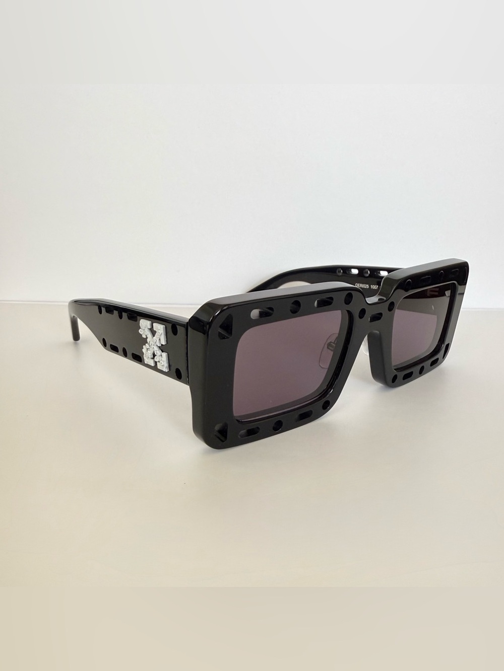 NEW!!! Off-White unisex black sunglasses OERI025 1007 Authentic